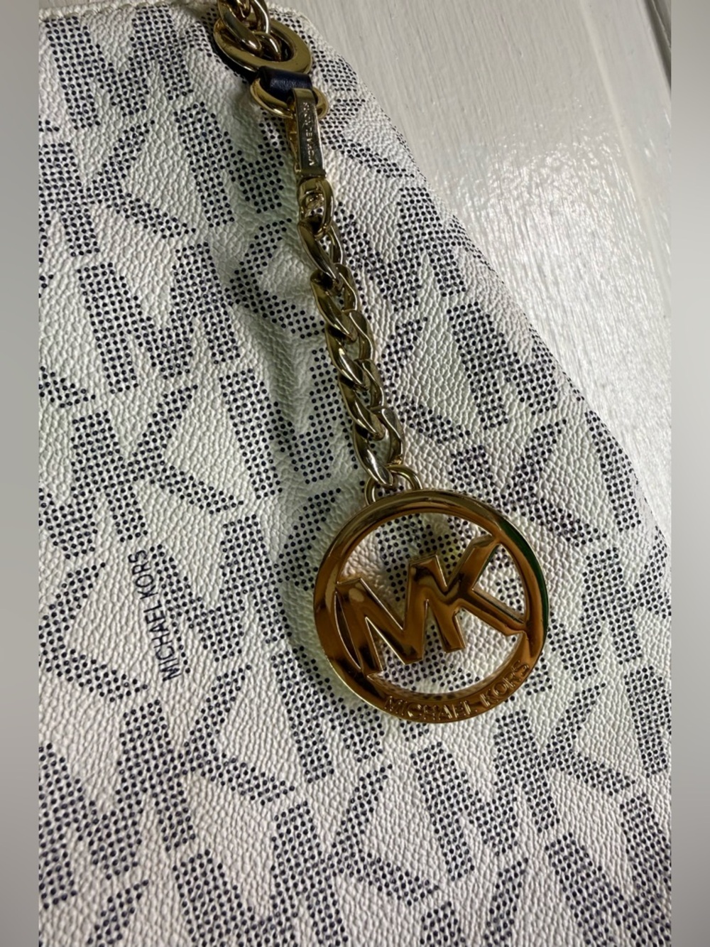 Michael Kors Jet Set Large Logo Tote Bag - Vanilla Signature Print - Chainlink - Picture 3 of 16
